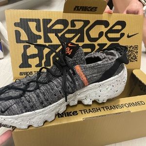 Brand new, never worn Women’s Nike space hippie 04 sneakers